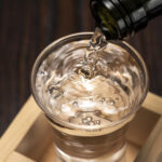 【文化】角打ちの魅力を徹底解説！語源、歴史、楽しむためのコツまで